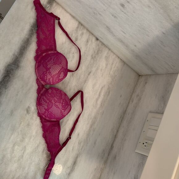 VICTORIA'S SECRET Biofit 34B pink lace bra - Picture 5 of 9
